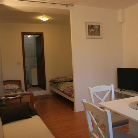 Studio Apartman Maria Čavle Buitenkant foto