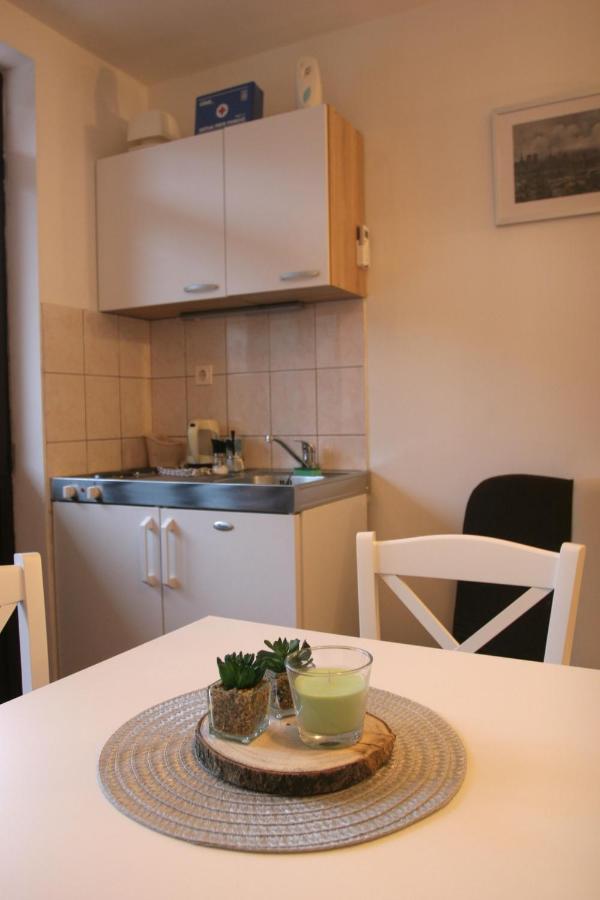 Studio Apartman Maria Čavle Buitenkant foto
