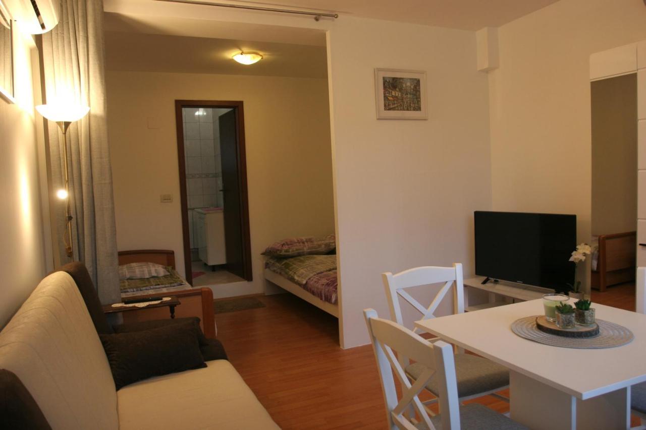 Studio Apartman Maria Čavle Buitenkant foto